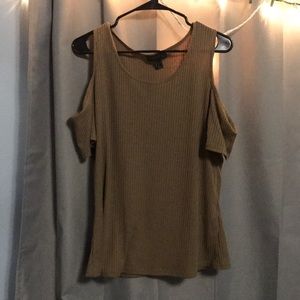 PRICE DROP ✨ Olive green cold shoulder top